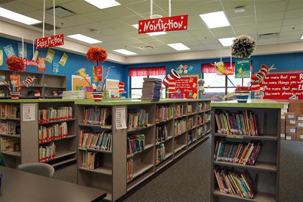 photo of Westview Elementary School's library and bookshelves